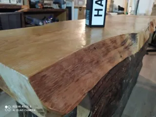 Mostrador artesano de madera