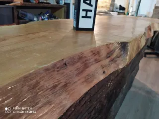 Mostrador artesano de madera