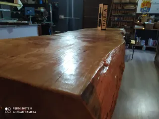 Mostrador artesano de madera