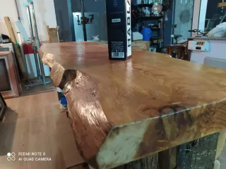 Mostrador artesano de madera