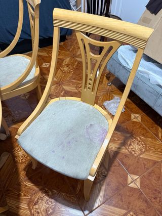 Comedor de madera con 4 sillas