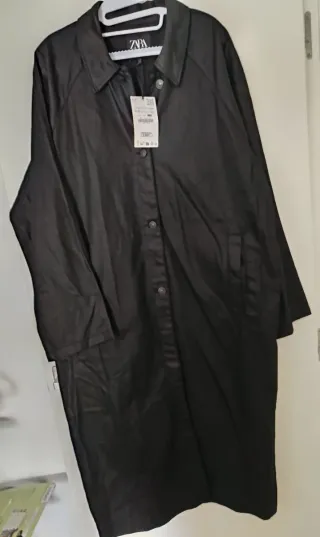 Chaqueta larga Zara negra