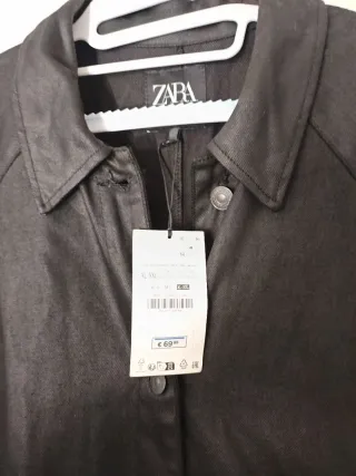 Chaqueta larga Zara negra