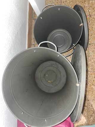 2 Cubos de Basura Metálicos Grises