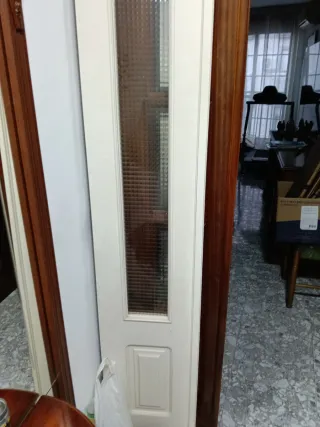 Puerta interior blanca