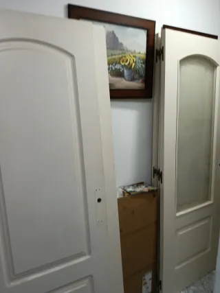 Puerta interior blanca