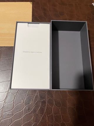 Caja iPhone 8 Plus gris espacial 256GB