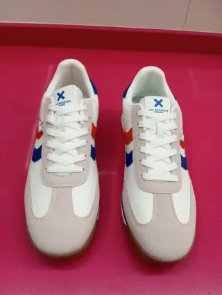 Zapatillas XTI Hombre Blancas y Azules