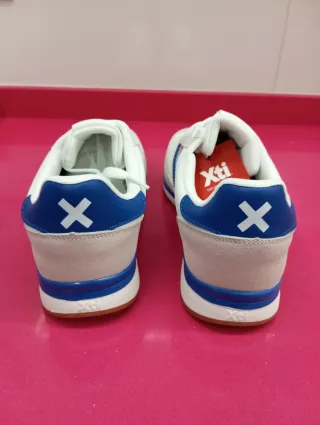 Zapatillas XTI Hombre Blancas y Azules