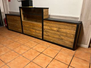 Mostrador de madera para negocio Tiene 3 modulos