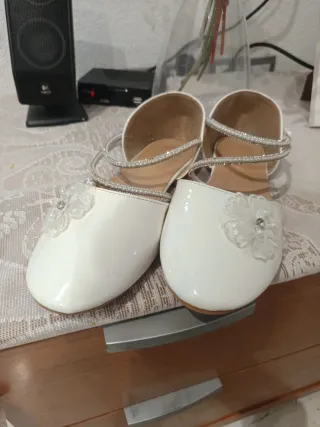 Zapatos blancos niña primera comunión