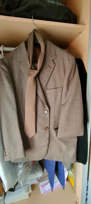 Traje vintage de varios colores