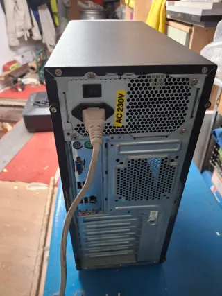 Torre Ordenador Asus Negra