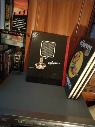 Comics el jueves. Lote de 4 comics