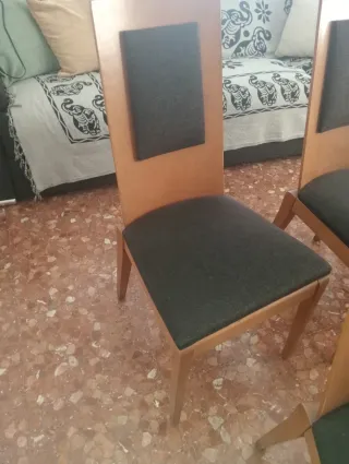Mesa comedor y 4 sillas roble macizo