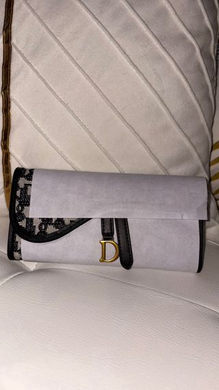 Monedero nuevo a estrenar