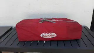 Cuna de viaje plegable roja