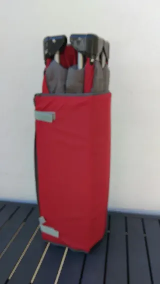 Cuna de viaje plegable roja