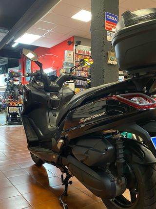 Kymco Superdink 125cc Negra 2018