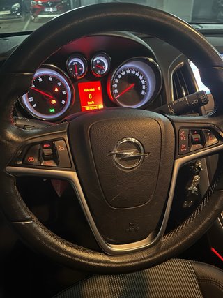 Opel Astra 2012