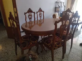 Mesa de comedor ovalada de madera maciza