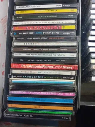 Lote de 80  CDs Variados