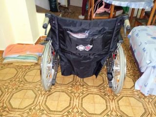 Silla de ruedas ancho especial