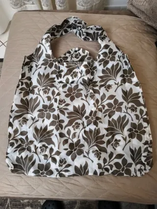 Borsa pieghevole per la spesa.