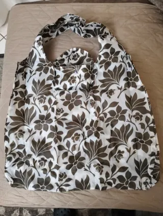 Borsa pieghevole per la spesa.