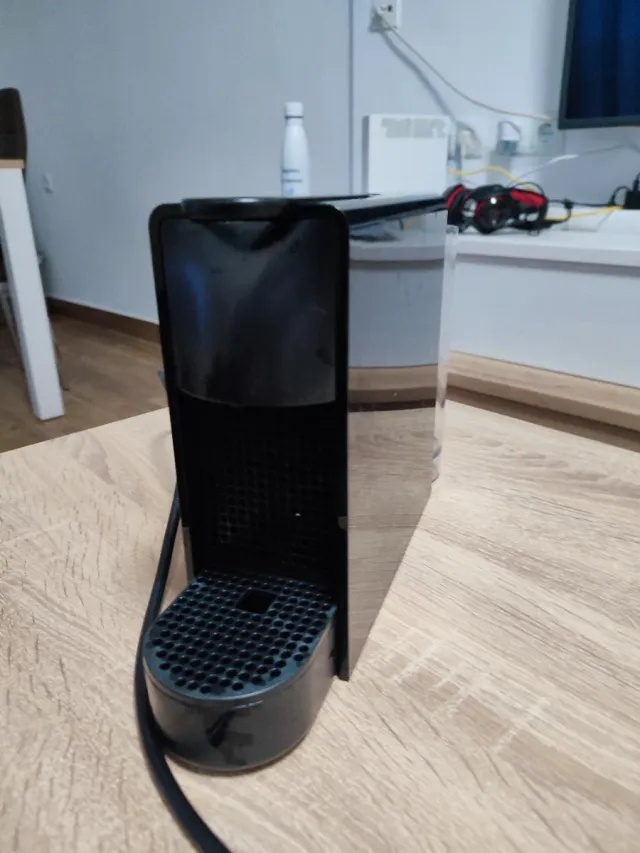 Cafetera Nespresso Essenza Mini Negra