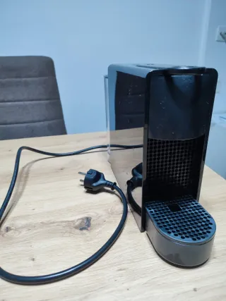 Cafetera Nespresso Essenza Mini Negra