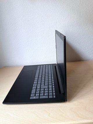 Portátil Lenovo 15.6'' Gen 9 AMD A4 SSD Radeon R3