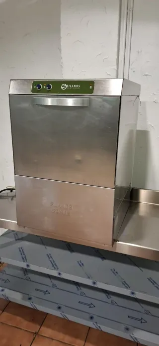 Lavavajillas industrial SILANOS 50