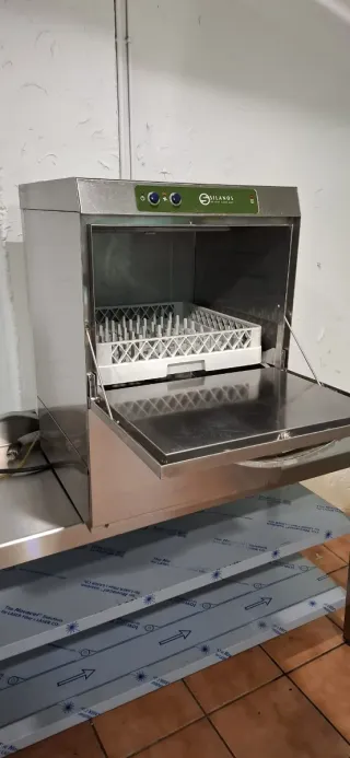 Lavavajillas industrial SILANOS 50