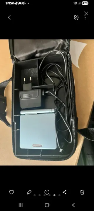 Consola Nintendo Game Boy Advance SP Azul plata.