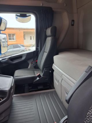 SCANIA R450 Cabeza Tractora