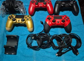 PS4 Slim 1TB + 5 mandos y cargador