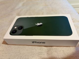 iPhone 13 128GB + cargador original y funda