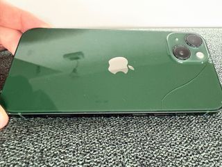 iPhone 13 128GB + cargador original y funda