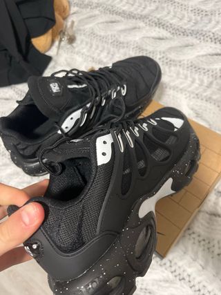 Zapatillas Nike Negras y Blancas