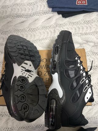 Zapatillas Nike Negras y Blancas