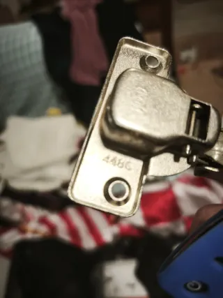 Bisagras para puertas 90 grados (1€ por unidad)