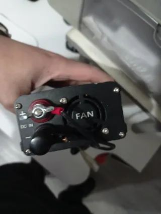 Inversor de Corriente LVYUAN 2000W 12V a 220V