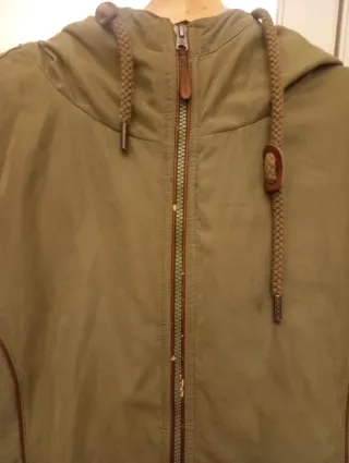 Abrigo tipo parka verde