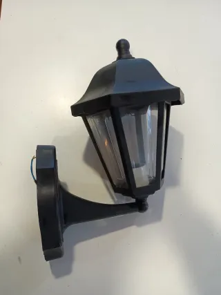 Farol de jardín negro de policarbonato