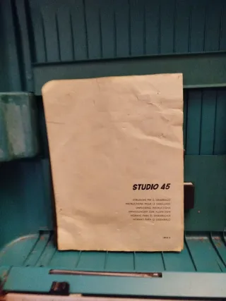 Máquina de escribir Olivetti Studio 45