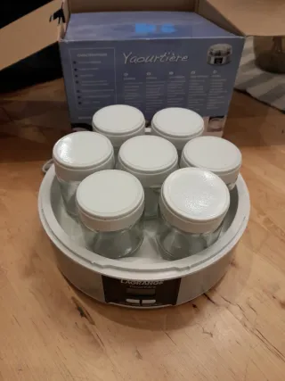 Yogurtera Lagrange en su caja original