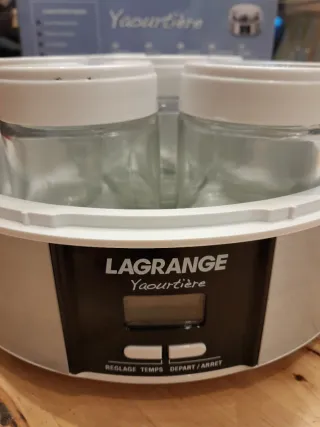 Yogurtera Lagrange en su caja original