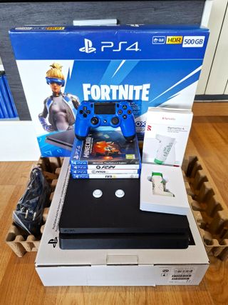 PS4 Slim 500Gb / Controller / Giochi / Scatola / Caricatore