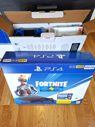 PS4 Slim 500Gb / Controller / Giochi / Scatola / Caricatore